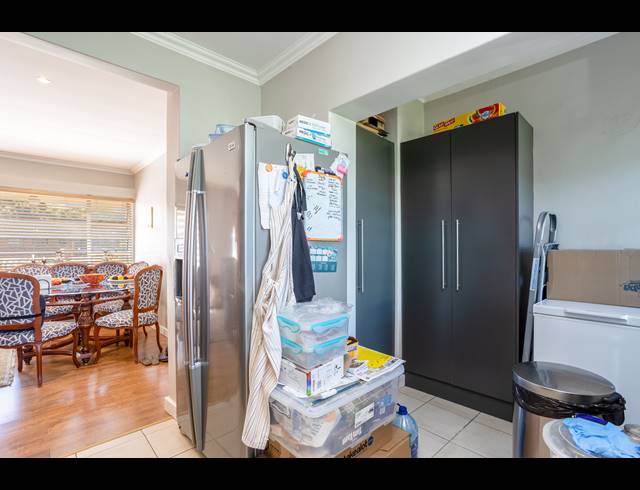2 BEDROOM APARTMENT SOLD IN CLAREMONT
